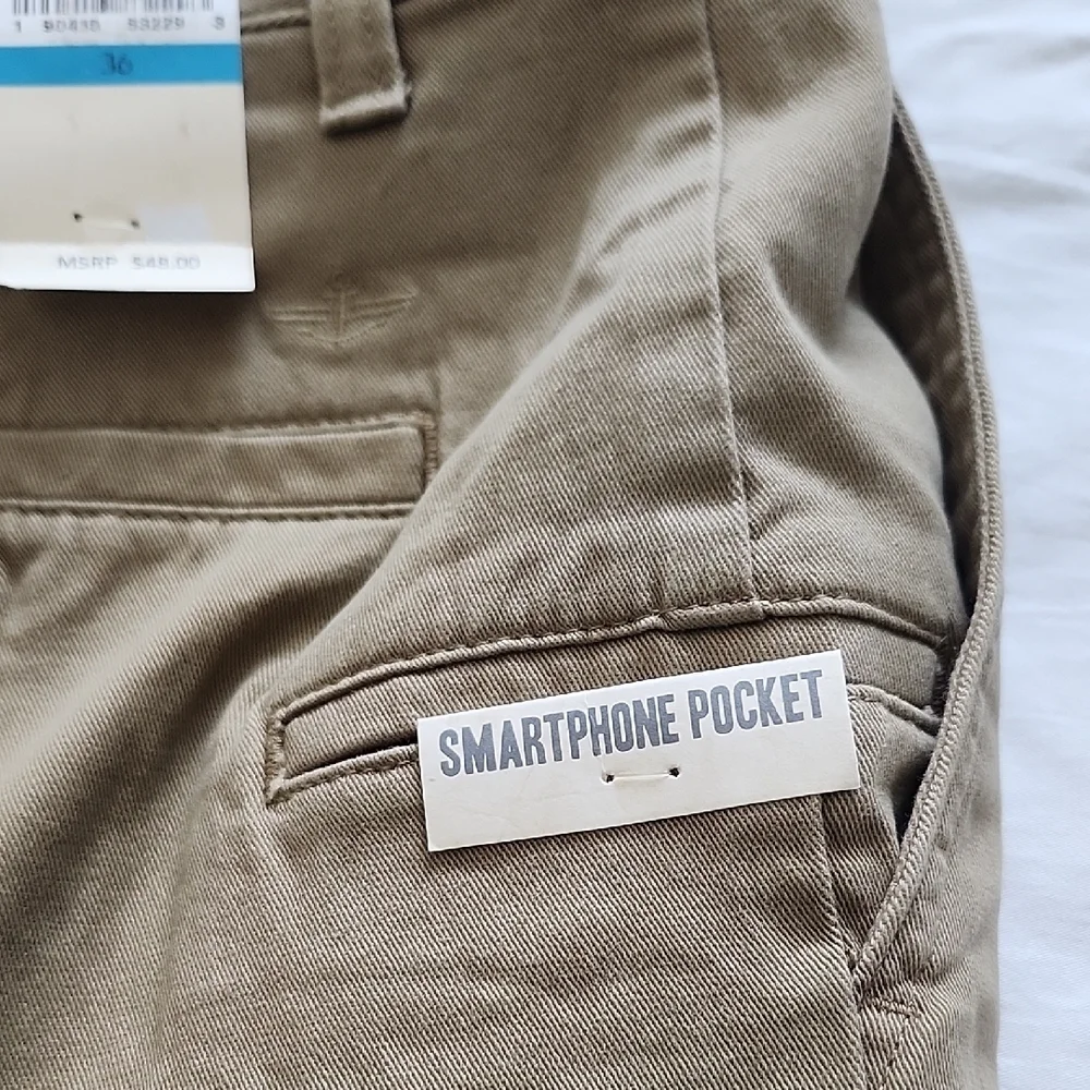 Dockers Men's Tan Shorts with Smartphone Pocket